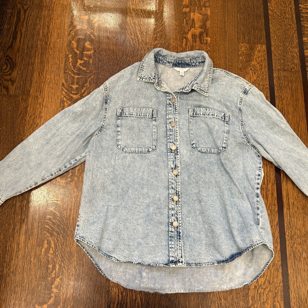 NWOT Time and Tru Light Blue Washed Denim Shirt size large